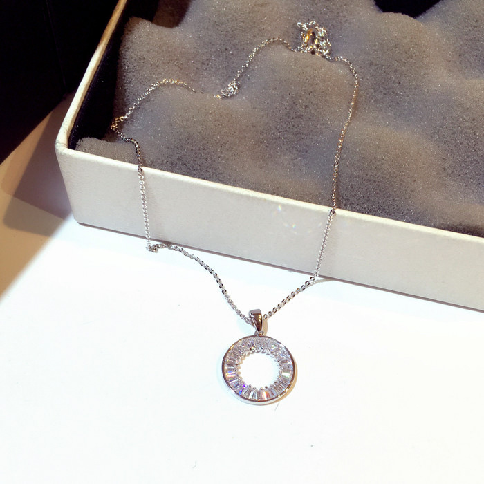 Fashion Trend Super Flash Set Diamond Round Temperament Versatile Clavicle Necklace Short Money