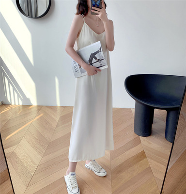 A Long Chiffon Dress Is Built Inside The Base