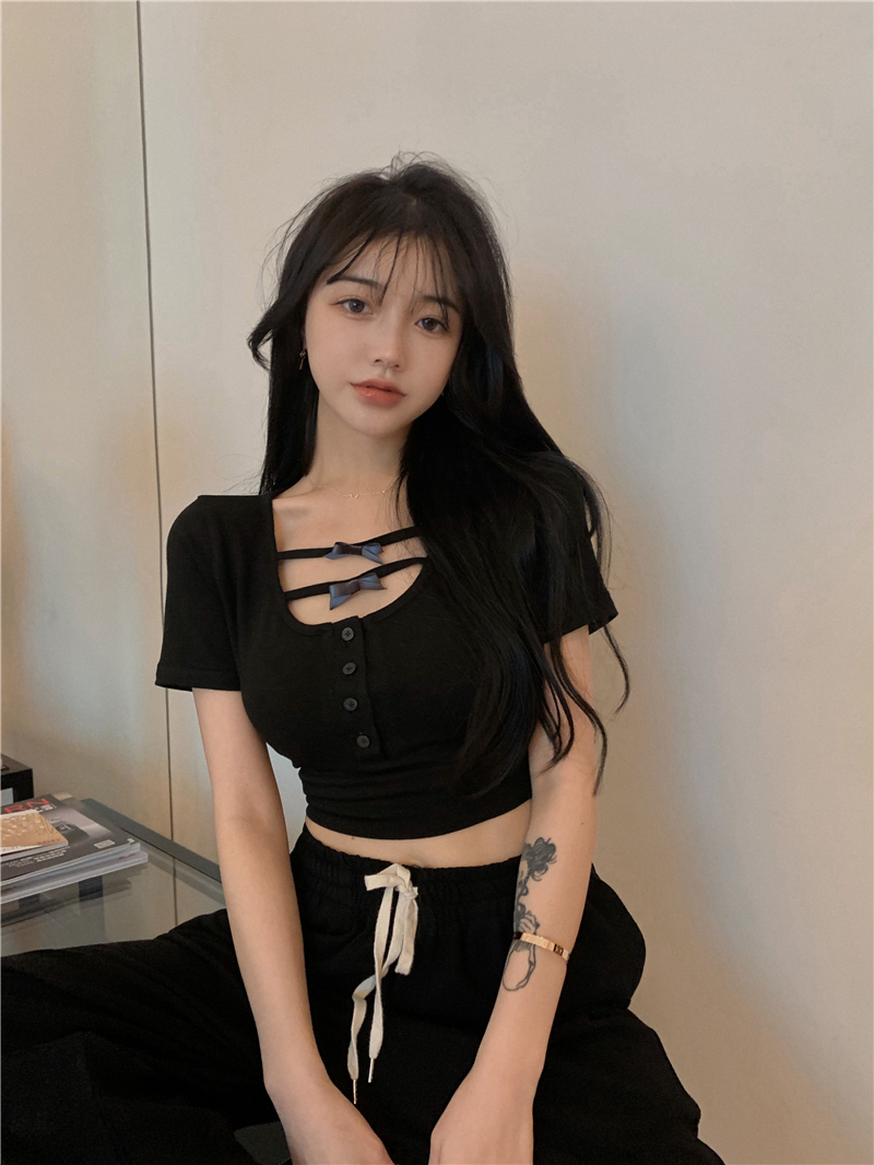 Tight fitting Bow Short Sleeves