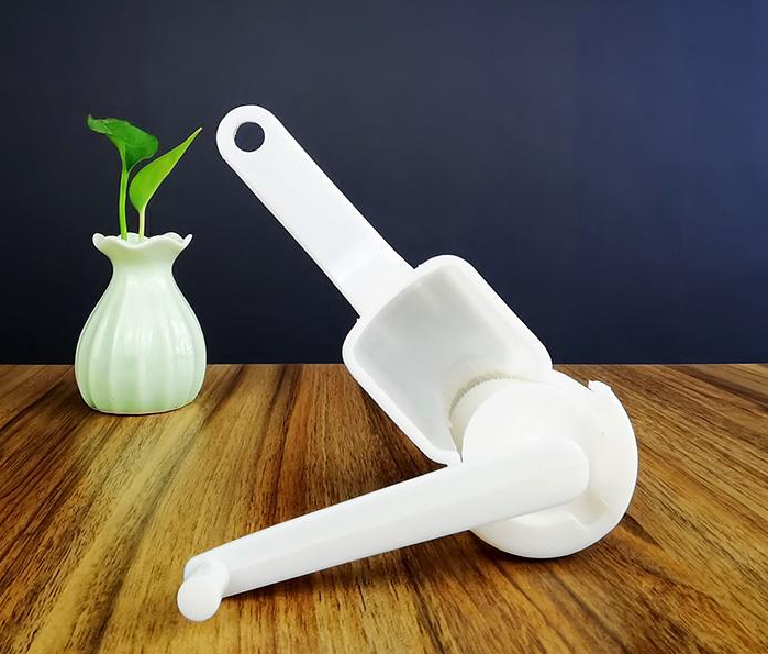 Hand Operated Plastic Garlic Paste Machine