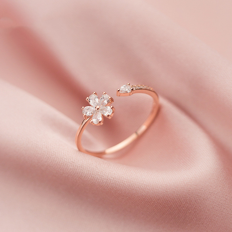 Beautiful Girl With Diamond Five Petal Flower Opening Small Fresh Hand Jewelry