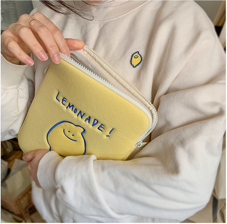 Compatible with Apple, Winter Korean Ins Niche Design Lemon Embroidery Letters IPad Tablet Laptop Bag Storage Bag — foto 5