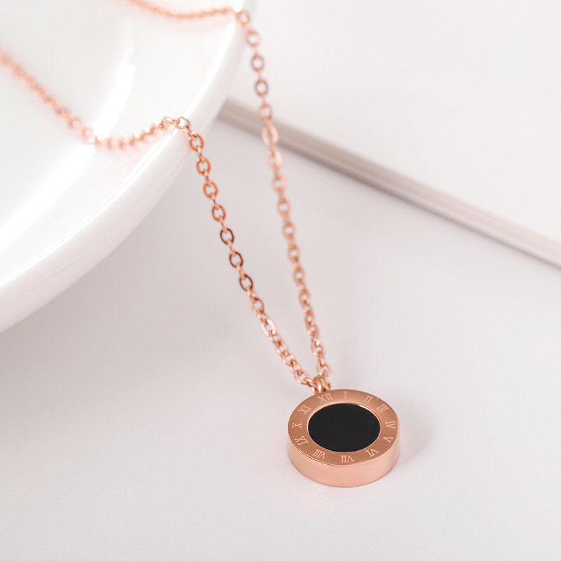 Clavicle Chain Short Ins Cold Wind Simple Fashion Design Rose Gold Pendant