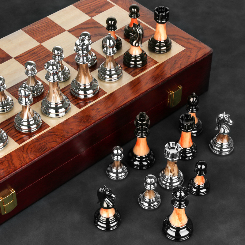 Individual chess piece set