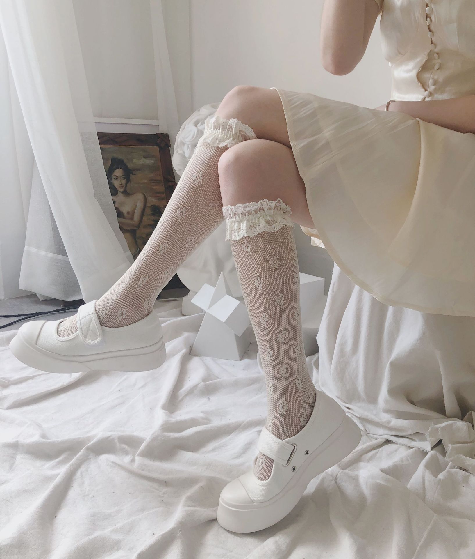 Girls Lace Net Stockings Middle Socks Milky White Loli Four-Leaf Clover Lace Socks Calf