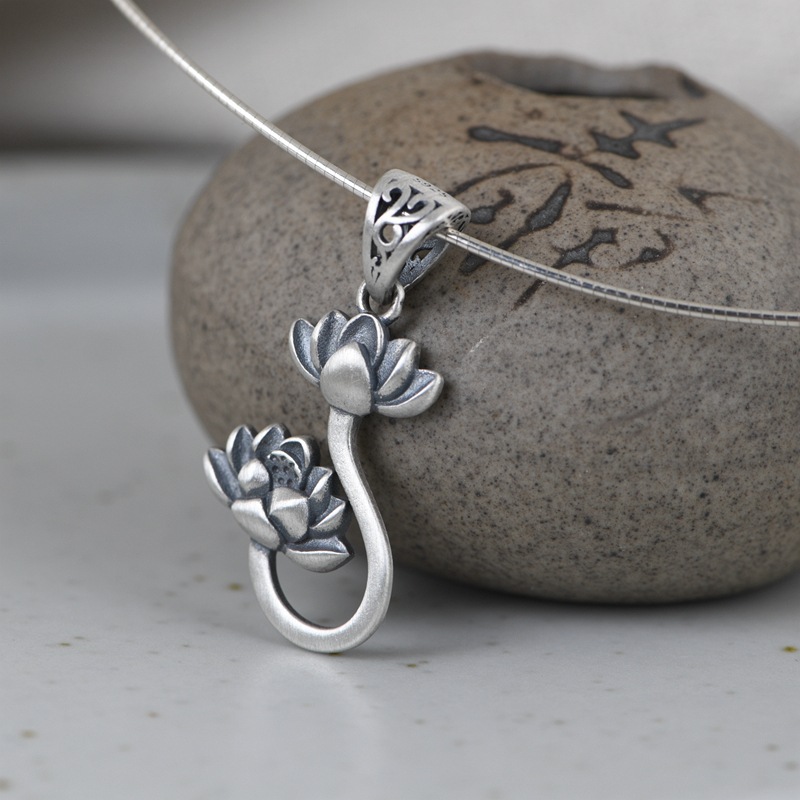 Women's Clavicle Chain Pendant
