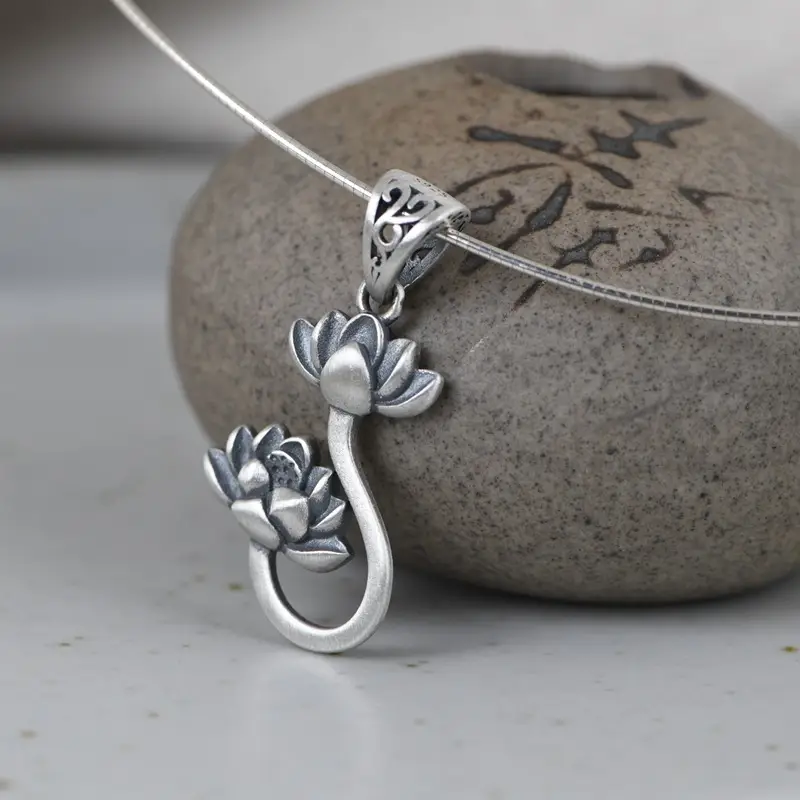 Women's Clavicle Chain Pendant