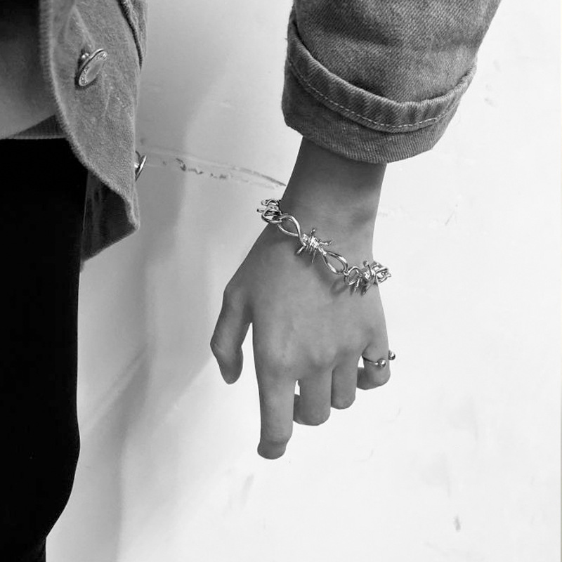 European And American Ins Thorns Thorns Chain Retro Jump di Hip Hop Trend Korean Super Cool Men And Women Necklace Bracelet