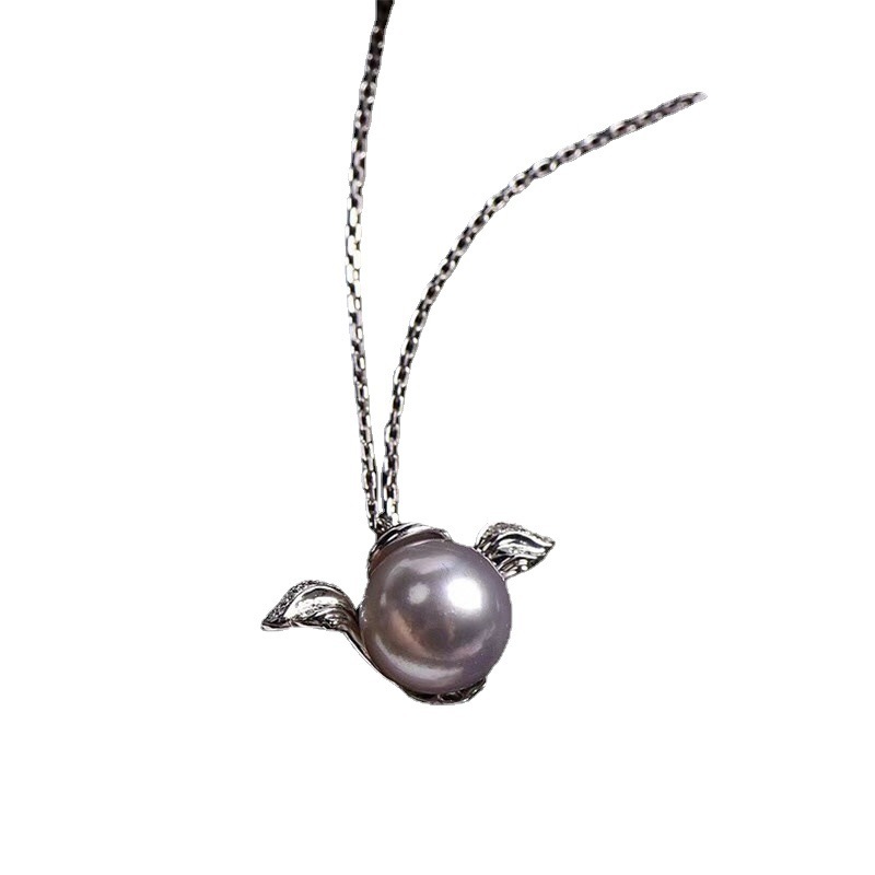 Silver Little Angel Pendant With Exquisite And Lovely Design