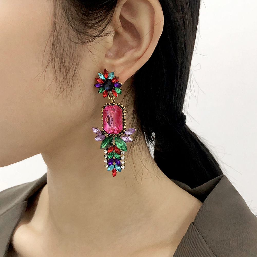 New Classic And Elegant Earrings For Women, Geometric Magic Glass Diamond Temperament High-End Hot-Selling Earrings