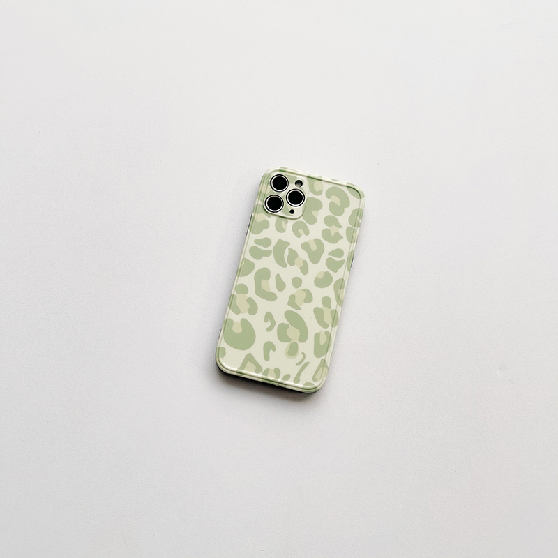 Light green leopard raw