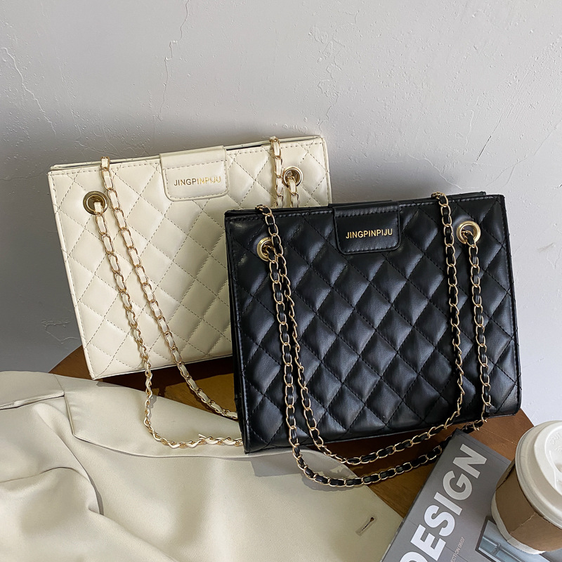 Fashion All-match Rhombus Embroidery Thread Chain Bag