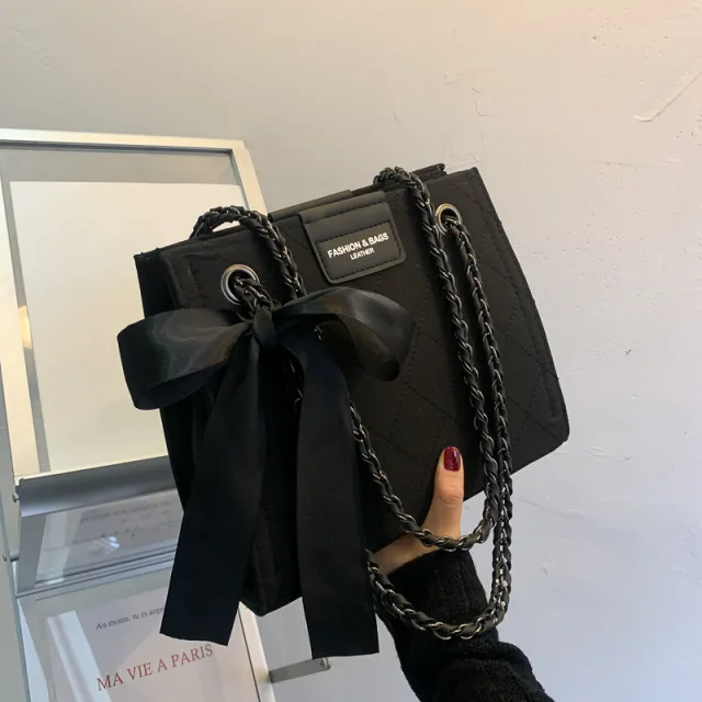 AutumnWinter Tote Bag Women's Large Capacity New Trendy Fashion Texture Chain Shoulder Bag Pure Color Embroidered Thread Handbag Black - Shop at LoveMi