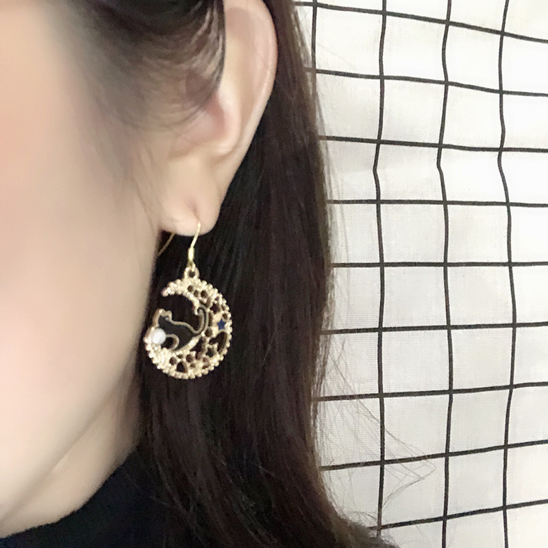 Ins Wind Moon Cute Girl Students Simple Japanese And Korean Earrings Female Ear Clips