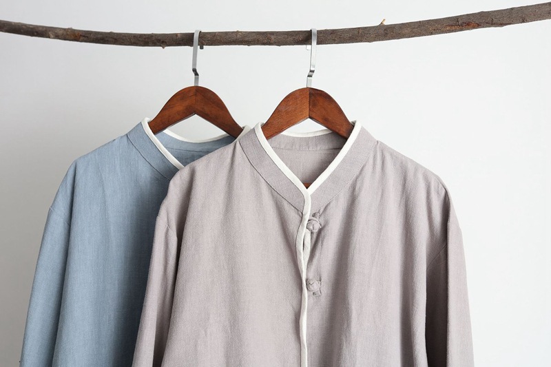 Men's shirt with stand-up collar and small buttons