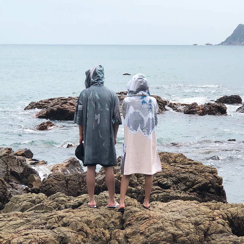 روب شاطئ بتصميم القفز والركمشة