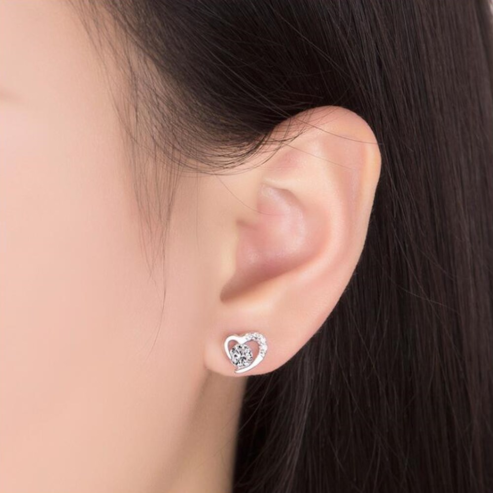 Simple Temperament High Sense Of Love Heart-shaped Earrings