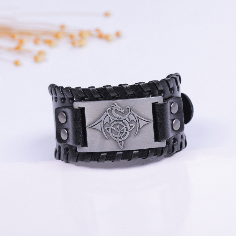 European And American Scroll Pattern Pterosaur Deltoid Pattern Bracelet