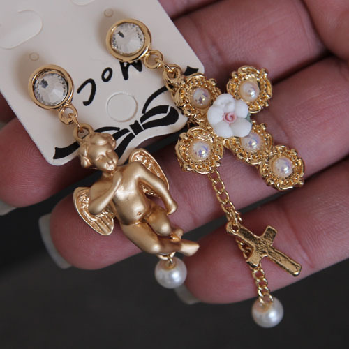 Asymmetric Tend Exaggerated Long Earrings