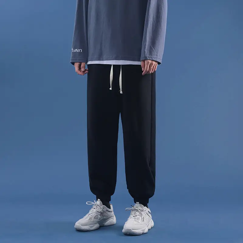 Loose Slacks Look Thinner With Ankle-length Overalls