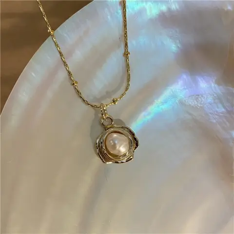 Temperament Retro Baroque Freshwater Pearl Necklace Titanium Steel Color