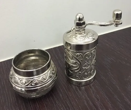 Removable And Easy To Clean Turkish Small Manual Coffee Grinder – image 2