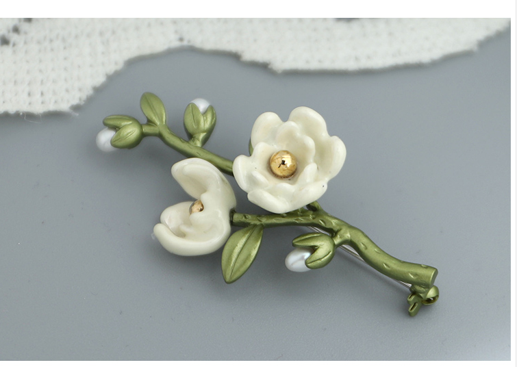 Title 5, Plant White Magnolia Flower Brooch, High-End Fe...