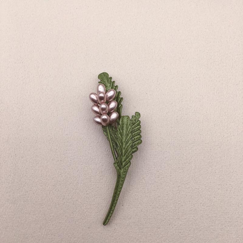 Avocado Green Art Small Fresh Pearl Leaf Brooch (1 style)