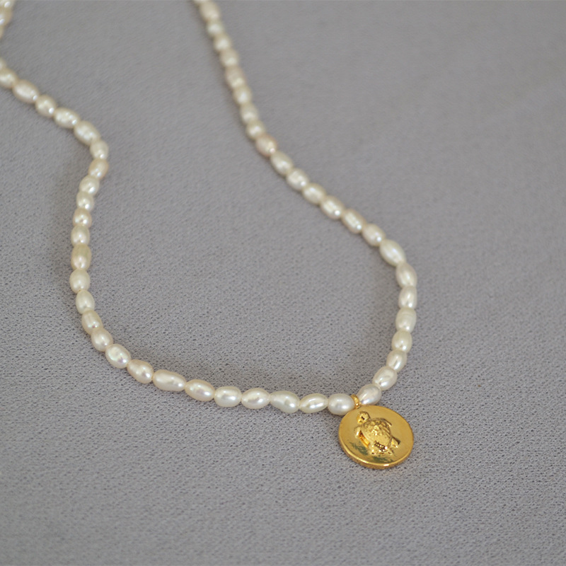 Japanese And Korean Creative Animal Gold Cute Little Turtle Freshwater Rice Grain Pearl Short Necklace Collarbone Chain Goddess Temperament