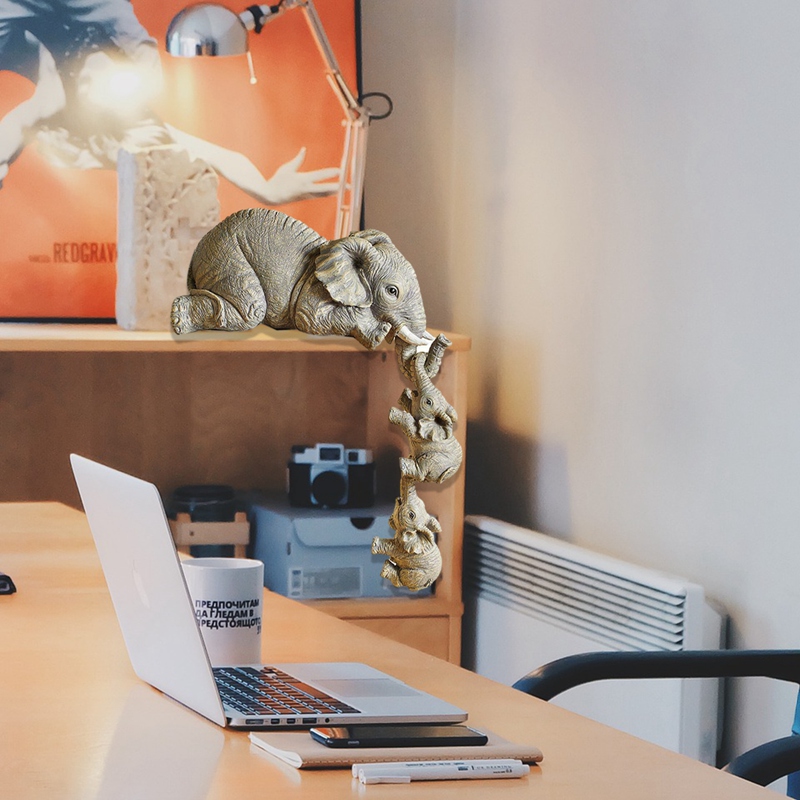 Поделки из смолы «Мать любит слона»