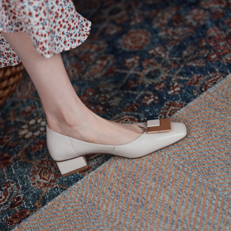 Women's Thick Heel French Retro Shallow Mouth Pink Mid-heel Apricot High Heels