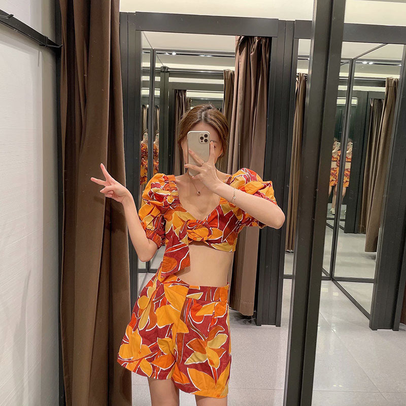 Spring New Style Buckle Printed Top Casual Shorts