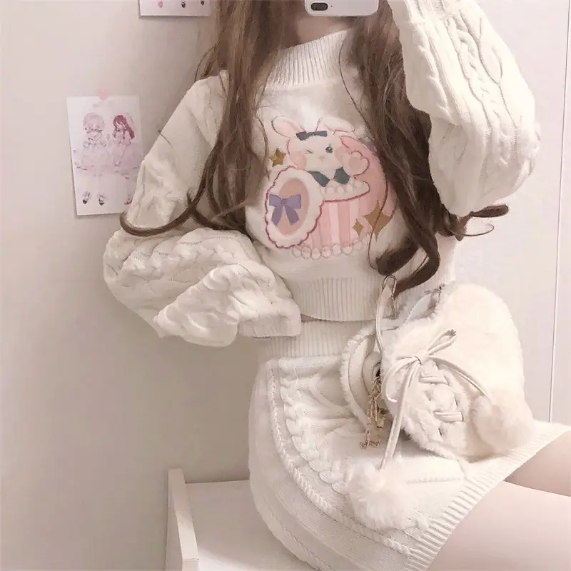 Women'S Long-Sleeved Twist Sweater