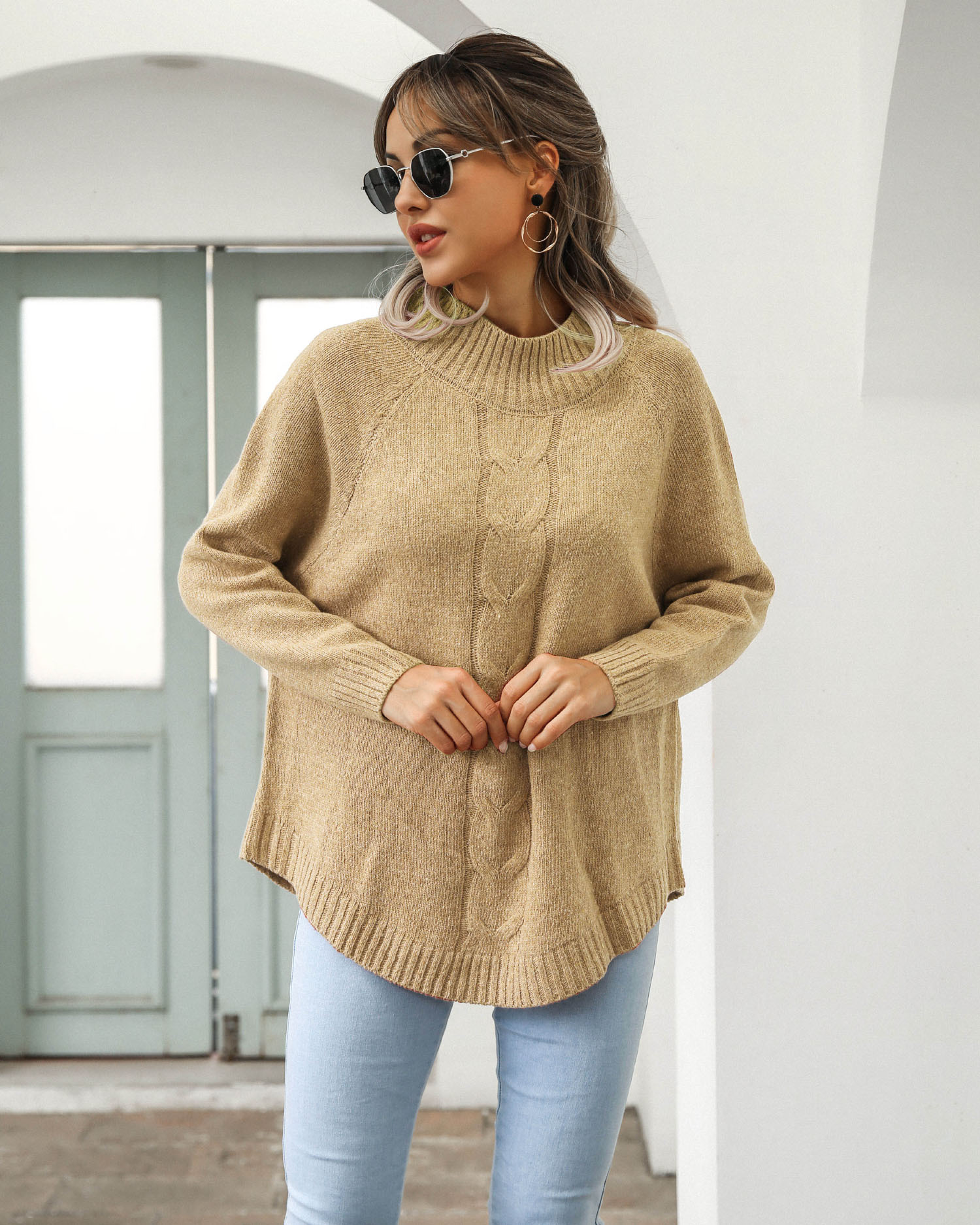 Round Neck Twist Knit Sweater Pullover