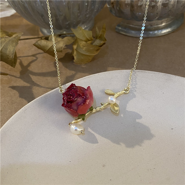 Preserved Flower Necklace With Fresh Epoxy Branches