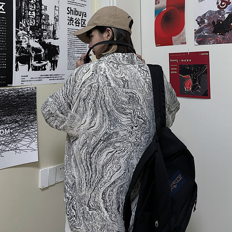 Maji Black Shop. Abstract Bark Print Street Retro Trendy Short Sleeve Shirt