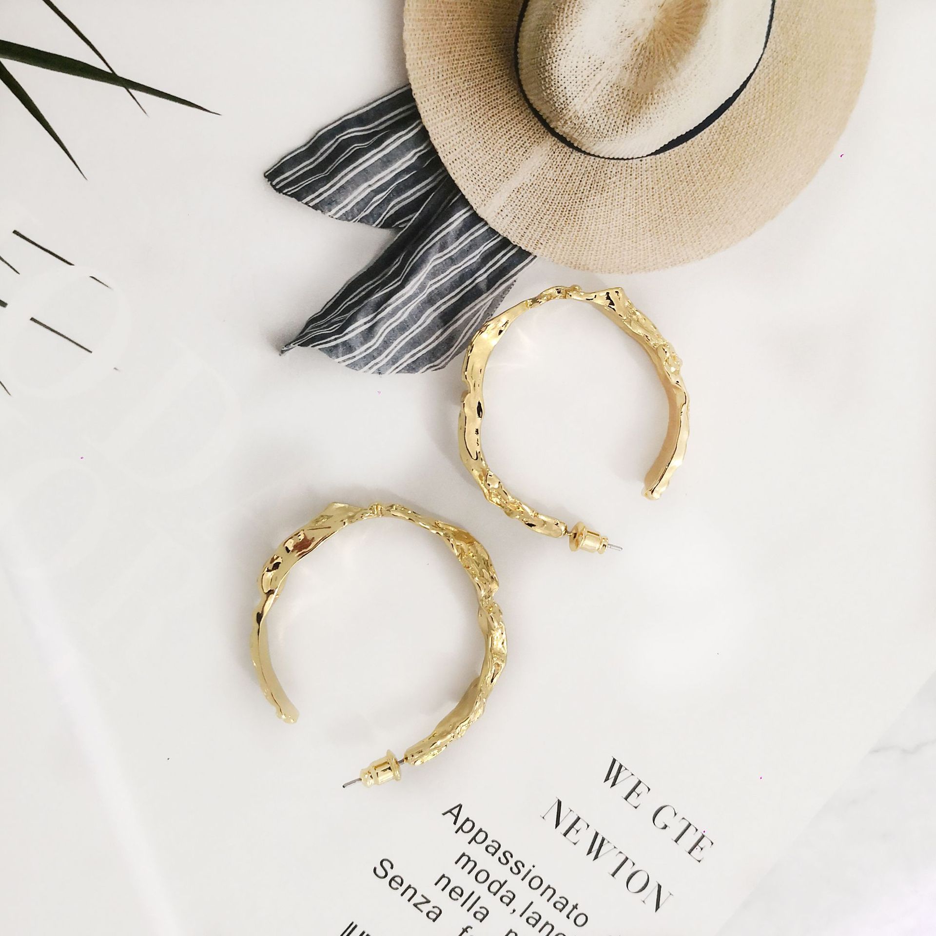 Net Red Textured Fire Lava C-Shaped Earrings