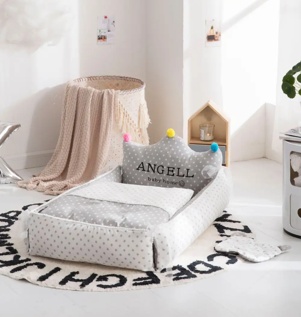 Portable Crib Middle Bed Neonatal Uterine Bionic Detachable