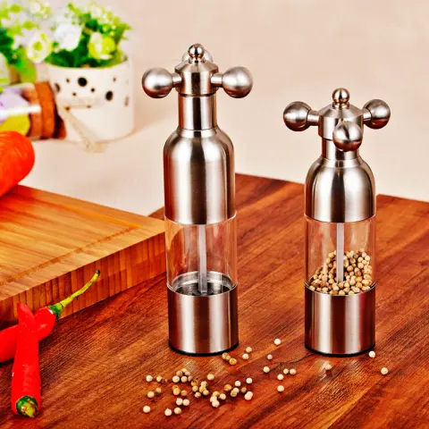 Pepper Mill Gadgets and Salt Grinder Grinding 4 Color