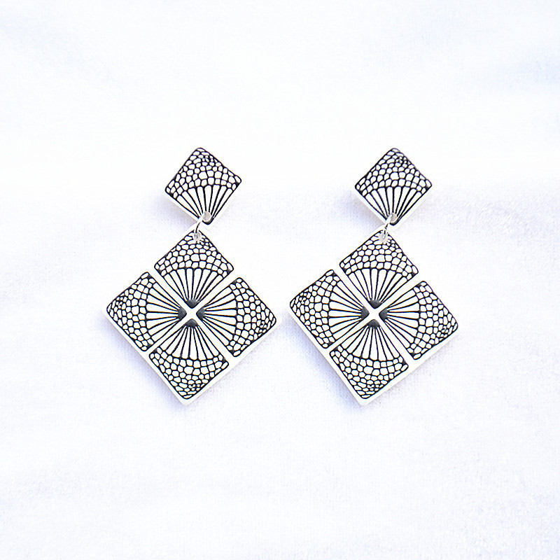 Silver Needle Korean Plate Acetate Earrings Personalized 3D Printing Black and White Sketch Girl Portrait Earrings