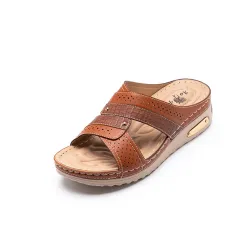 European And American Flip-Flops Cross Border Wedge Heel Thick Soles Comfortable Non Slip Mother Shoes Rivet Slippers Women - Brown - View 1