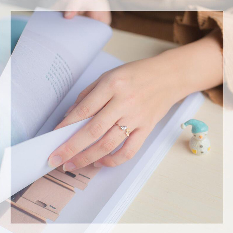 خاتم فضة S925 بتصميم طائر وزهرة  
خاتم بتصميم غصن زهري ذهبي