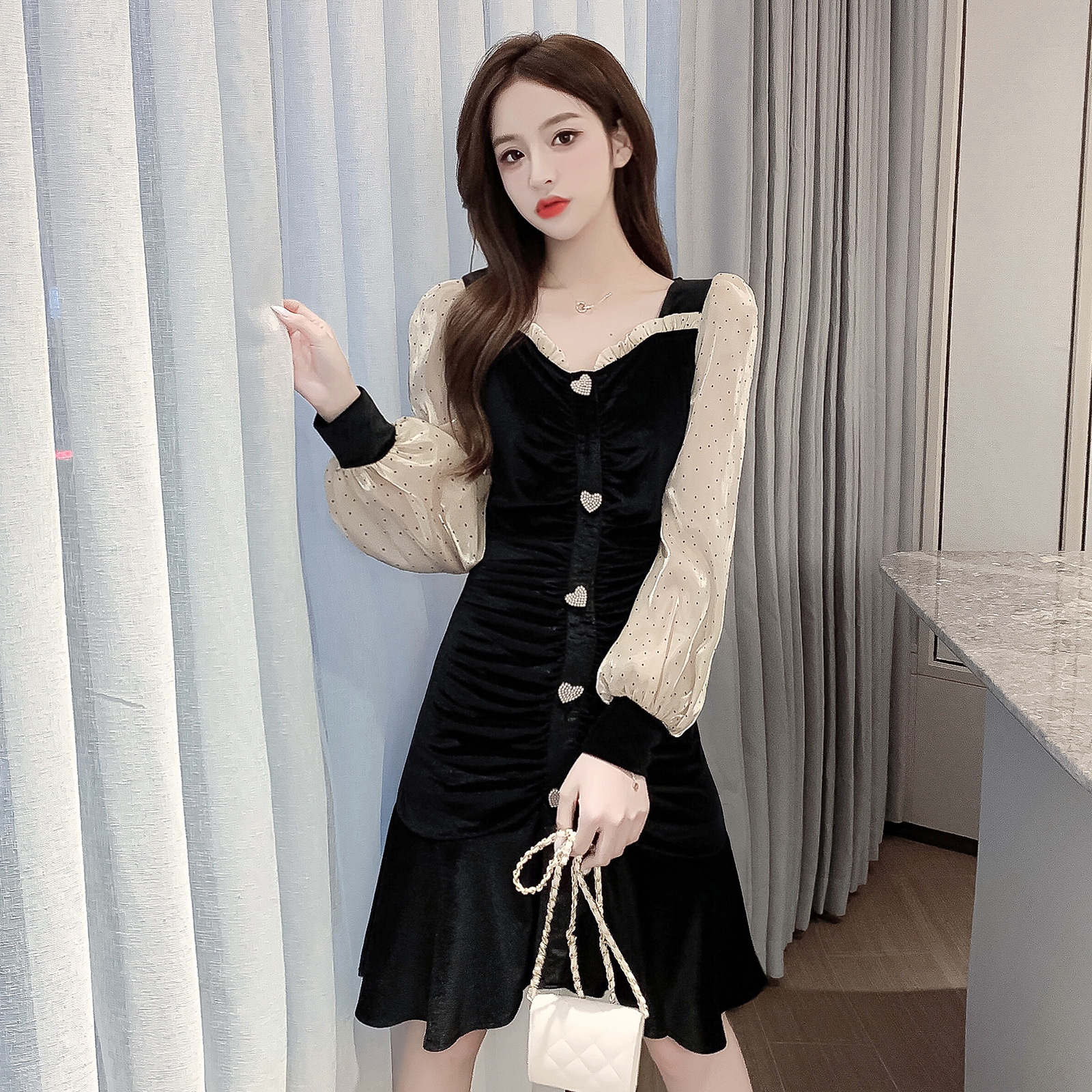 Feminine V-neck Pleated Slim Wrapped Hips Black Mermaid Skirt