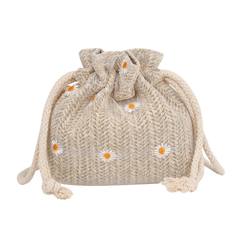 Xiaobao New Summer Foreign Style Embroidery Xiaozou Ju Single Shoulder Straddle Straw Bucket Bag - Beige