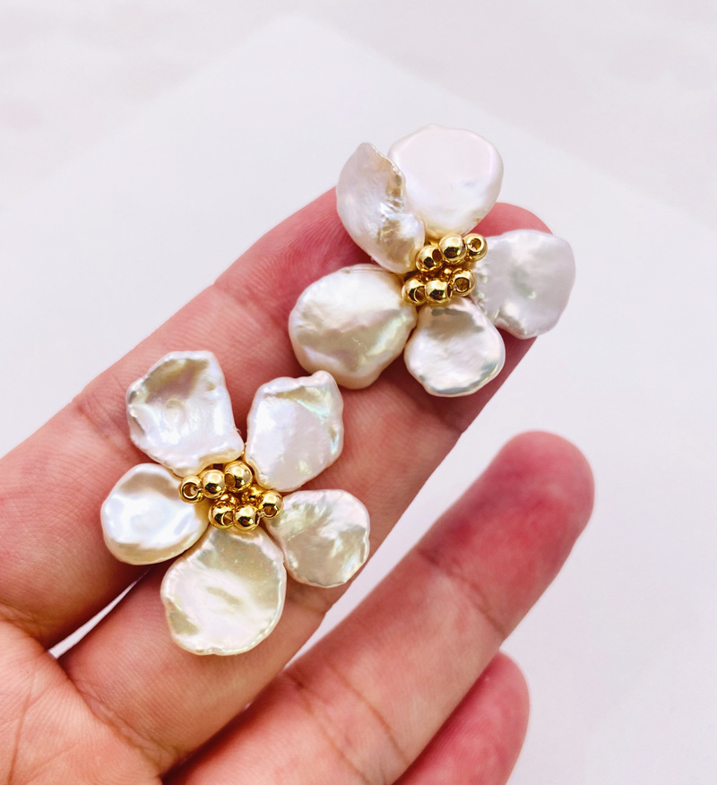 Baroque Pearl Earrings Female European And American Temperament Personality Flower Earrings