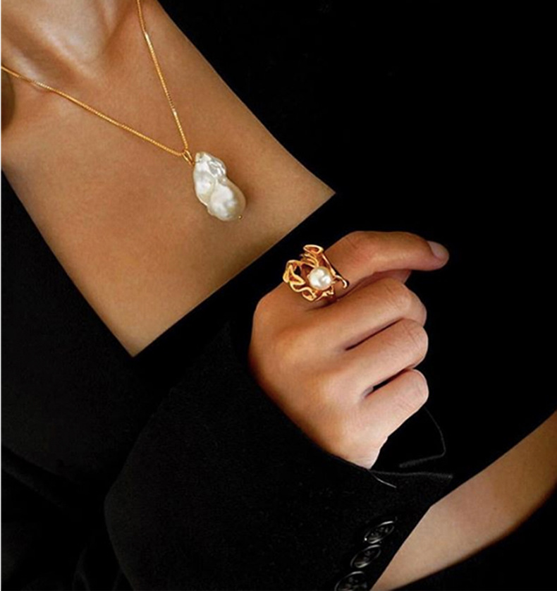 Brass Plating 18K Gold Folds Pearl Flower Ring Female Fashion Temperament