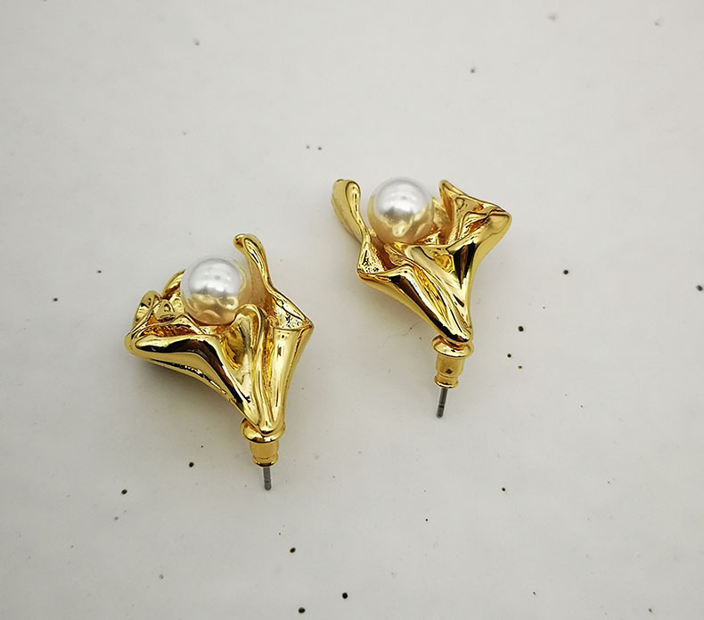 Brass Plating 18K Gold Folds Pearl Flower Earrings Earrings Ladies Several Ladies Temperament