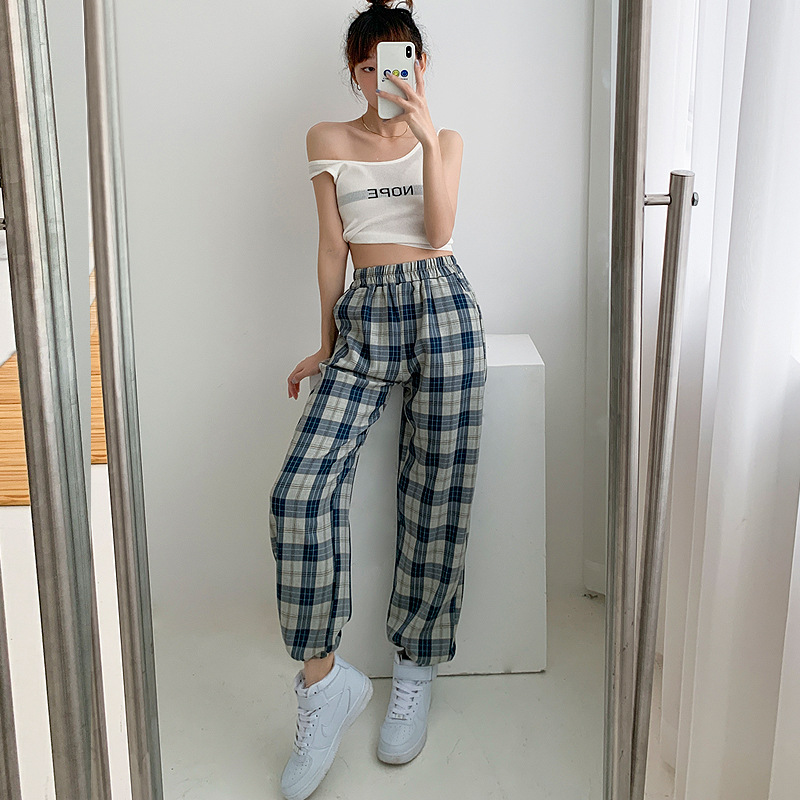 Title 3, Retro-Hose in Blue Plaid im Hong Kong-Stil, loc...