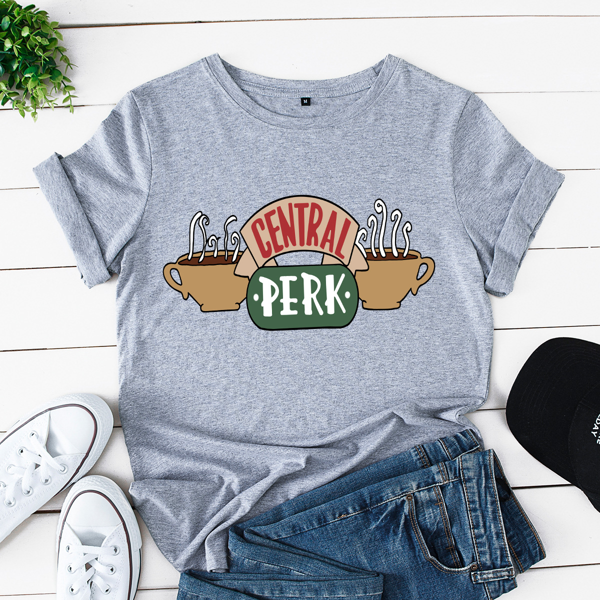 Title 7, CENTRAL PERK Kurzarm-T-Shirt für Damen