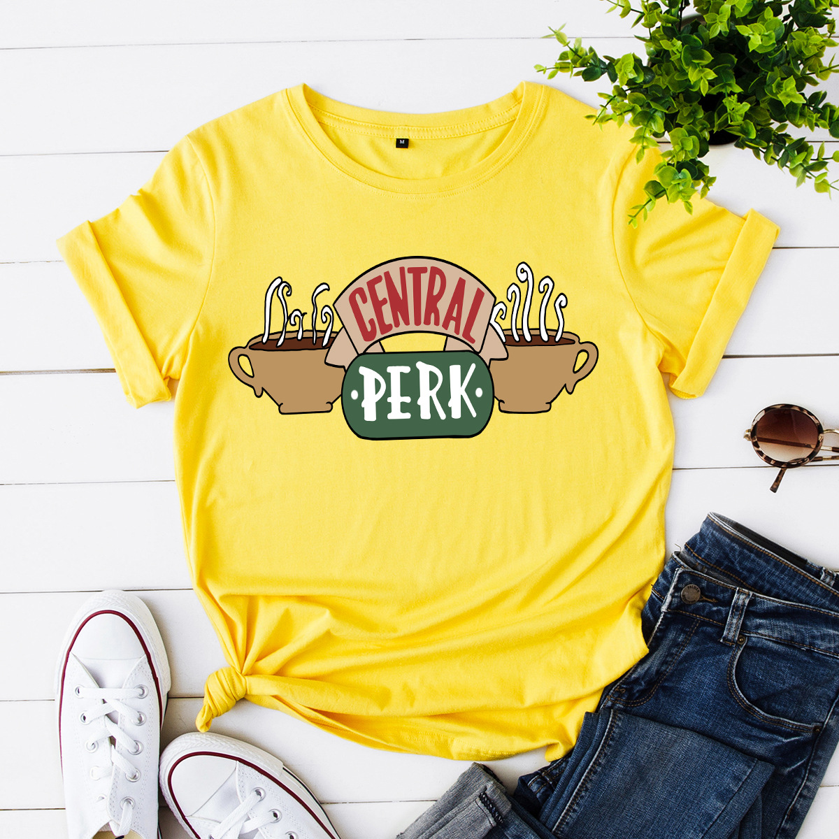 Title 6, CENTRAL PERK Kurzarm-T-Shirt für Damen